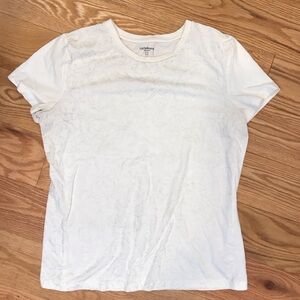 Liz Claiborne white / cream t-shirt with lovely detail